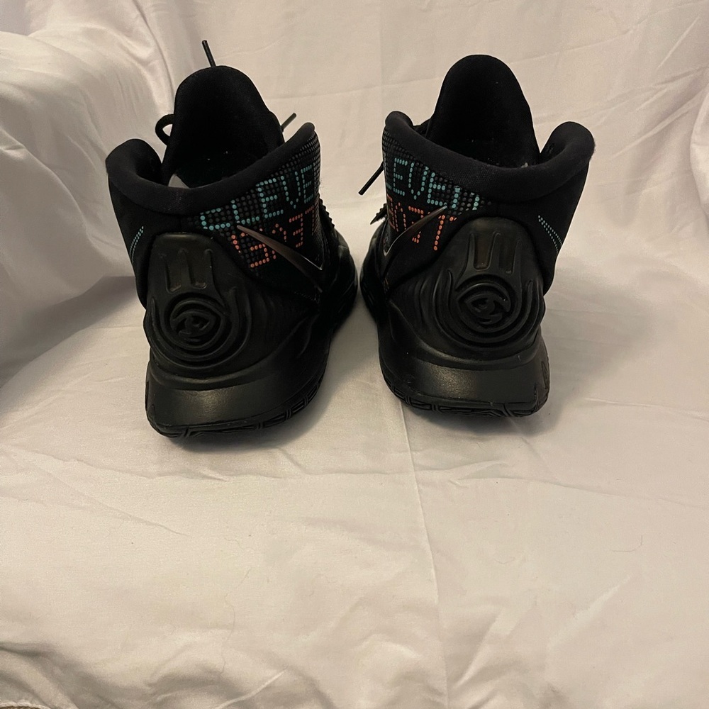 Nike Kyrie High-Top Sneakers with Multicolor Accents - Picture 4 of 5